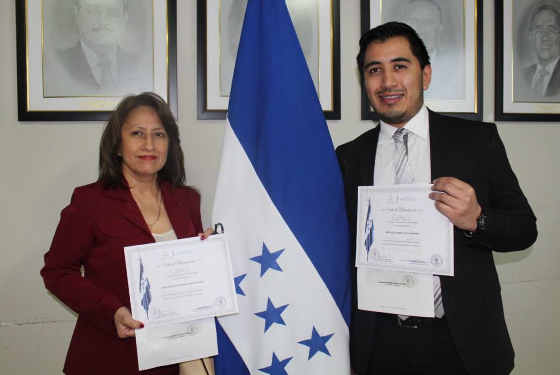 Unos 33 Extranjeros Obtienen la Nacionalidad Hondureña