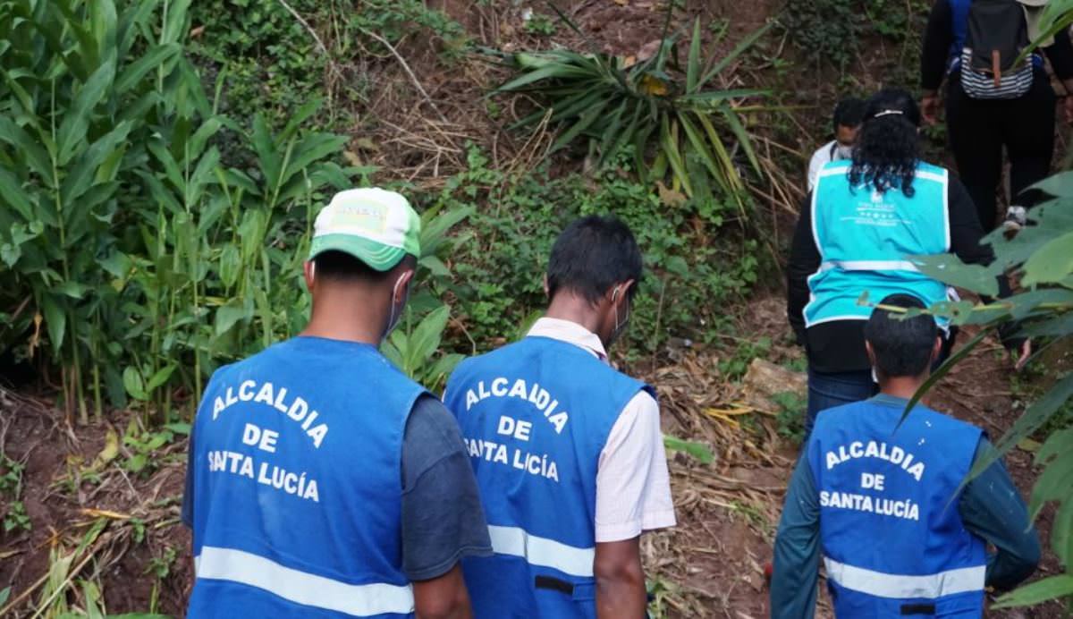 Fuerza Honduras II llega al municipio de Santa Lucía con ayuda a pobladores  