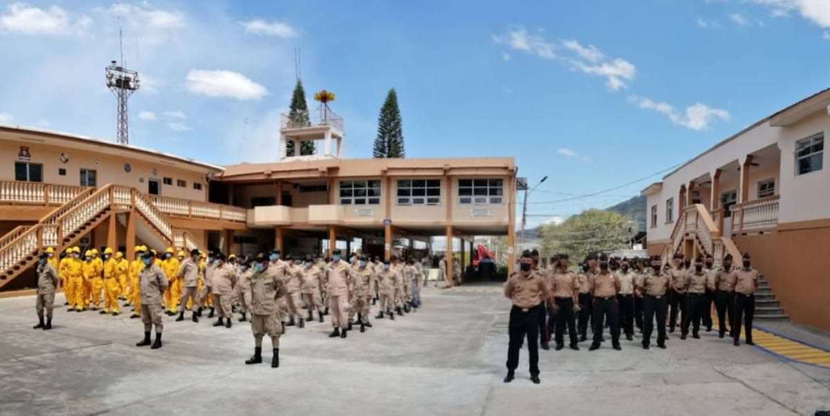 Heroico y Benemérito Cuerpo de Bomberos de Honduras realiza 162 ascensos al grado inmediato superior