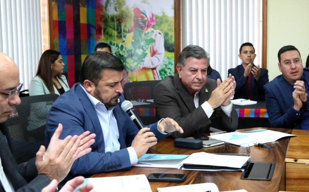 Socialización con los Gobernadores Departamentales para la ejecución de proyectos en la red vial terciaria y vecinal del país