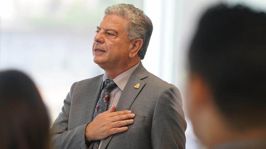 SEGOB juramentó a veinte nuevos ciudadanos que adquirieron la nacionalidad hondureña por naturalización 