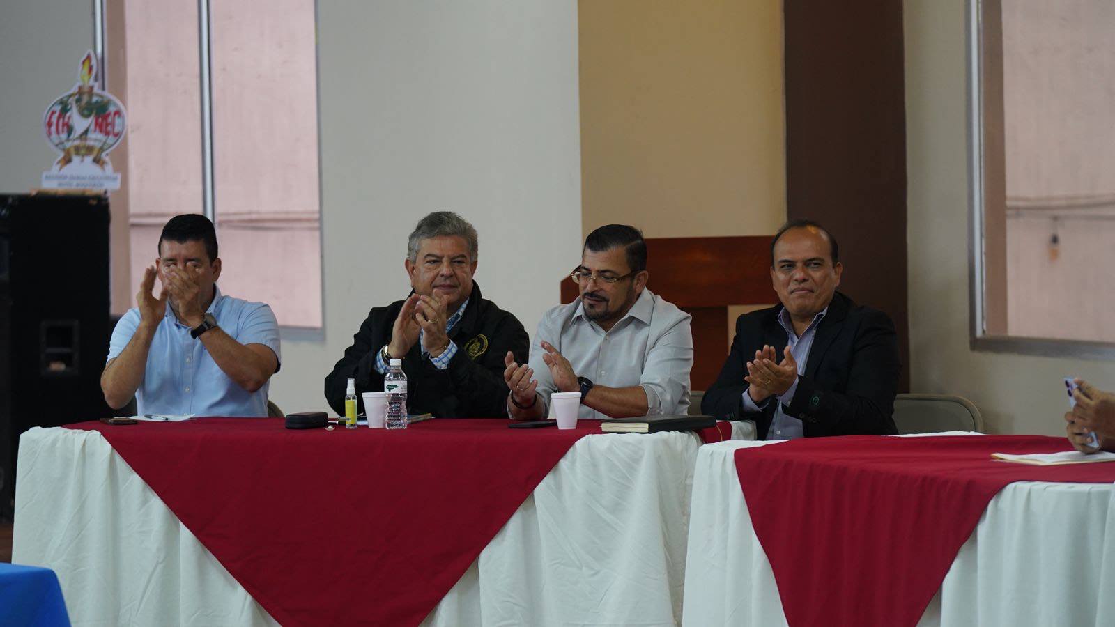 Ministro Tomás Vaquero exhorta a los alcaldes y alcaldesas a trabajar en Planes de Desarrollo Municipal que incentiven rubros locales